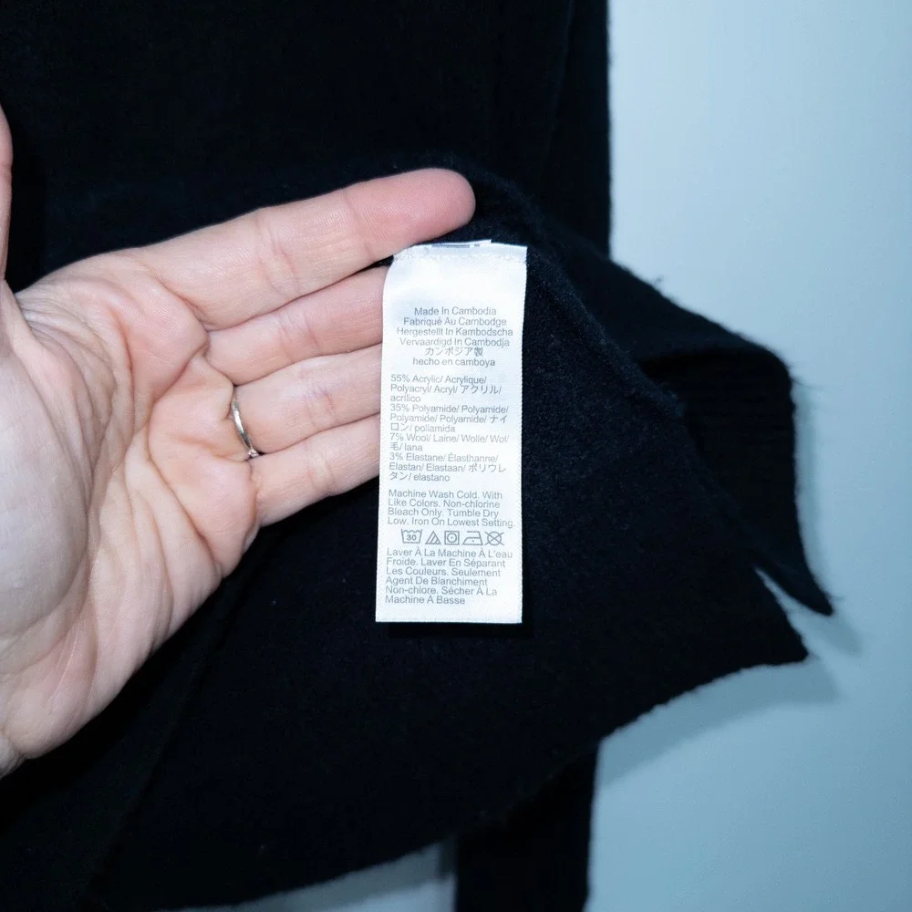 J. Crew Black Extra-Soft Yarn Crewneck Sweater Size‎ Small